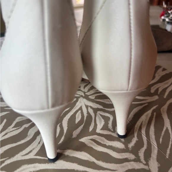 Vero Cuoio White Heeled Boots - Picture 11 of 16